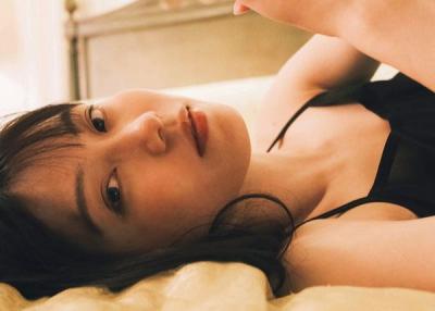 AKB48 横山由依（28）、セクシーな黒のキャミソール姿解禁