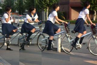 街撮り自転車JKの微エロ画像その5 制服スカートで自転車こぐ娘見るとつい目で追ってしまうことない？
