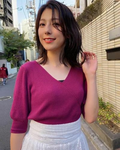 【女子アナ】上村彩子アナ、リュックサックを背負いニッコリ.....