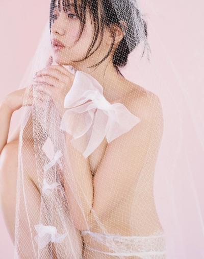 森香澄アナ、透けパンティ下乳見えてるエチエチ写真集発売決定