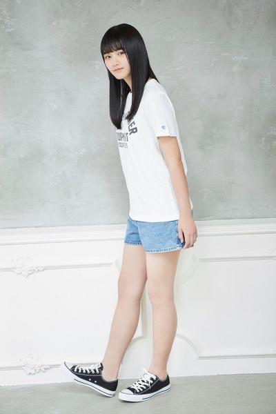 櫻坂46 グループ最年少15歳 山崎天ちゃん、女性誌「ViVi」で抜群スタイル披露！