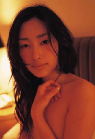 木村多江　目が切れ長で綺麗な女優さんで出演しているだけで色気が漂うおっぱい画像