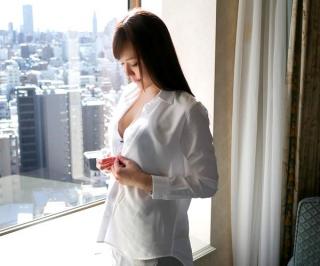 脱衣画像 女が服を脱ぎかけてるエロ画像100枚