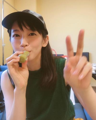 【画像】吉岡里帆、パピコを食べる姿が可愛すぎてたまらない