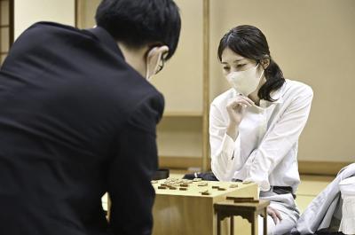 【悲報】将棋の里見香奈さん、プロ棋士編入試験で不合格ｗｗｗ