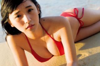 10代のEカップ巨乳という最高の武器を持つアイドル浅川梨奈のエロ画像最新版ｗｗｗ