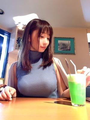 いよいよ夏だ！ノースリーブに胸元ざっくり！涼しげな巨乳ちゃんの着衣エロス！