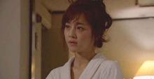 相田翔子がバスローブを脱ぎ捨て乳首丸出しヌード動画