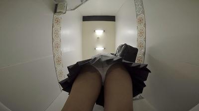 【画像+動画】 女子トイレ盗撮 顔面オシッコぶっかけ50人