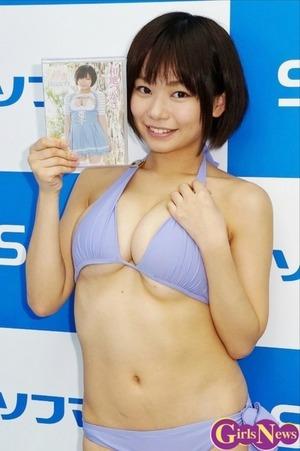 【ドスケベ】おっぱい強調の為に小さめ水着を選んだ結果・・・全方位はみ出しw和地つかさ画像