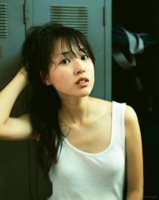 戸田恵梨香　Ｓっ気キャラが一番似合うちょっとスレンダーすぎる貧乳おっぱい画像