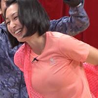 フィギュア浅田真央の爆乳姉・舞がTVのホッケー対決でブラジャー見える放送事故ww