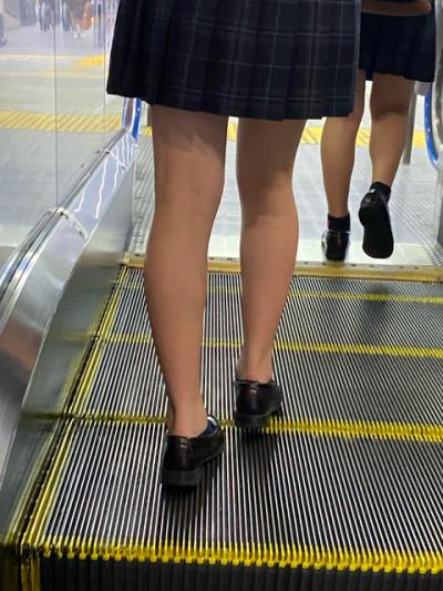 女子高生は俺を200倍狂わせる①