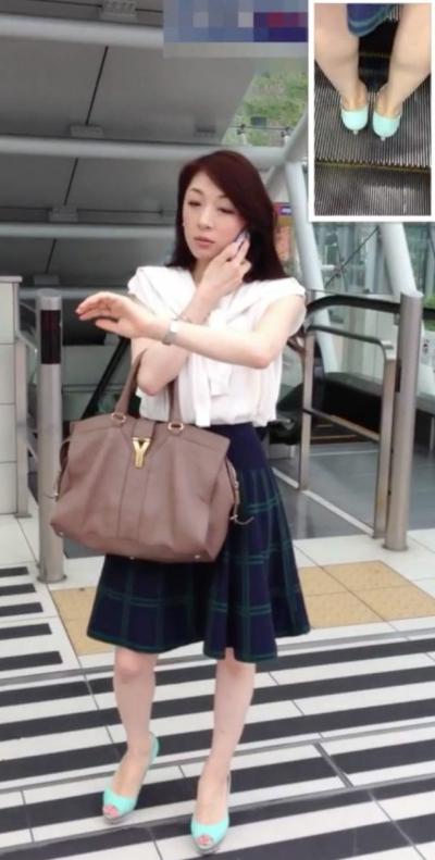 【動画】S級超美人お姉さんの純白パンツをエスカレーターで逆さ撮り！