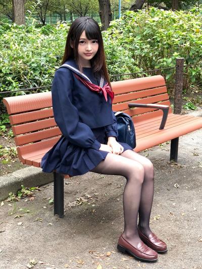 【画像+動画】 神パンスト 跡美しゅり 人妻や母、働く制服OL等やらしい熟女の美脚を包んだ生ナマしいパンストを完全着衣でムレた足裏からつま先を味わい尽くす！オナニーや顔騎や足コキ、時には中出し時にはお尻にコスってぶっかけとやりたい放題！