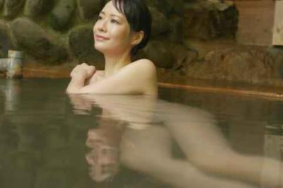吉山りさ エロ画像 「秘湯ロマン」おっぱい入浴！マン毛が見えてるｗｗｗ【GIFあり】