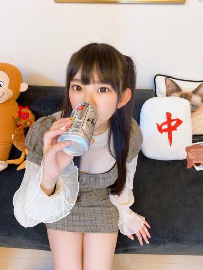 ガチ補導される合法ロリドル長澤茉里奈、おっぱいチラ見えのエロ衣装でビール宅飲みww