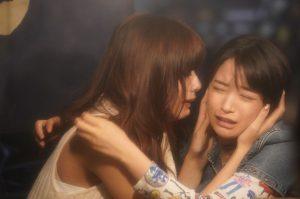 篠原涼子が涙し、広瀬すずと池田エライザが体寄せ合う「SUNNY」
