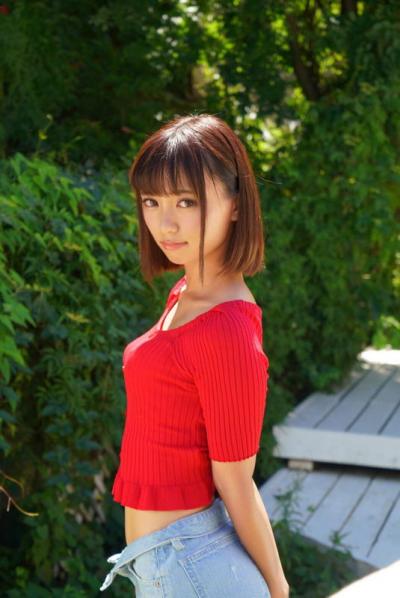 デビューで即引退説あった19歳沖縄少女・もなみ鈴、Twitter復活し今後もAV女優続けることを発表ｗｗ