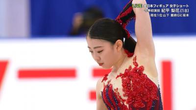 紀平梨花 女子フィギュアの華麗な片手側転の健全な目線画像(全日本選手権2020)