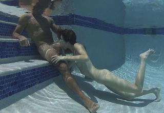 水中SEX画像！水面下で猥褻行為を働く男女の淫らな生殖器♪