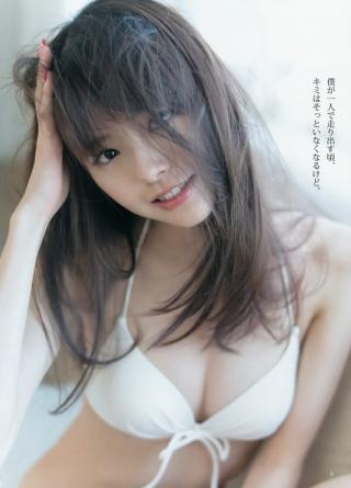 女性誌専属モデル鈴木優華の水着微乳が愛おしいエッチ画像でひと抜きしましょ