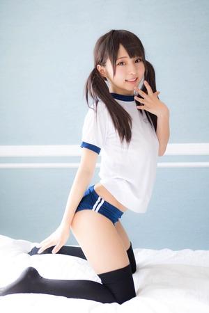 【清楚系ビッチ】制服＆ブルマ！みんな大好き！オナネタ自覚のあるJKエロ画像www