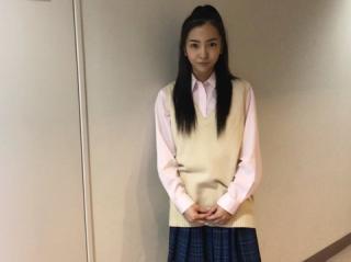 【画像あり】アーティストの板野友美さんの女子高生制服姿がコチラ！