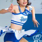 【画像】ドラゴンズのチア（宇垣美里似）股間をアップで撮られてしまう