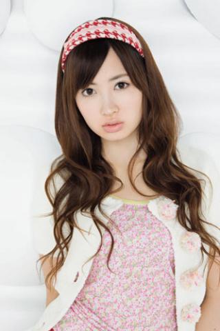 AKB48の小嶋陽菜がスケベ顔になってるグラビアエロ画像