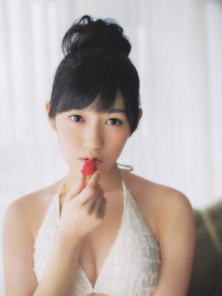 AKB48　渡辺麻友・まゆゆの水着姿がエロい画像50枚