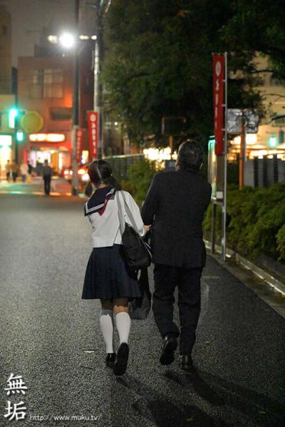 【画像+動画】 まさかウチの生徒が来るなんて… パ●活少女に手を出してしまった私は、‘偶然’という名の誘惑に負け、何度も教え子を抱き続けた。 北川まほ