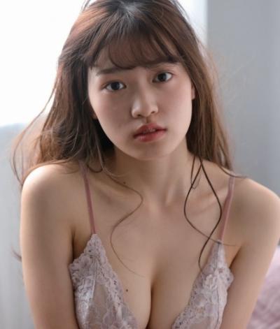 岩本愛未　週刊文春最新グラビア含む水着画像　15枚