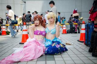 【素人】コミケ会場の素人コスプレイヤーがおっぱいチラリやパンチラで俺の股間を上昇させてくれたｗｗｗｗｗ