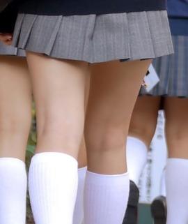 【JK画像】短いスカートからの生足・ふともも、、、見るしかないでしょ！