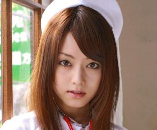吉沢明歩｜看護師コスプレの白衣を脱ぎエッチな下着姿になる着エロ画像５２枚