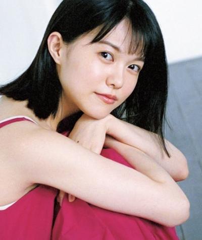 志田彩良　最新グラビア画像　32枚