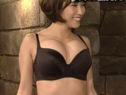 元ＳＫＥ48佐藤聖羅がTV番組で巨乳モデルとしてGカップブラジャー姿晒す