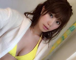 【稲村亜美のＥカップ水着画像】大人セクシー巨乳で始球式に神スイング！