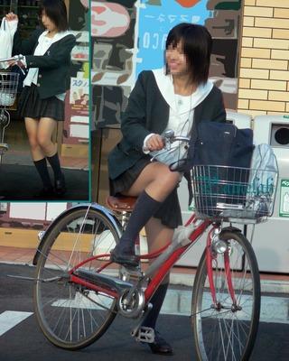 JKが自転車に乗っている制服から見える生脚がエロい画像 part1