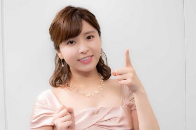 【女子アナ】角谷暁子アナ、「WBS」透け透け衣装で横乳を披露する！w