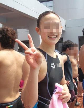 競泳水着 乳首ポチエロ画像！知らずと公然わいせつをしている女子水泳部の水着姿が歓喜すぎるんだがｗｗｗｗｗｗｗ