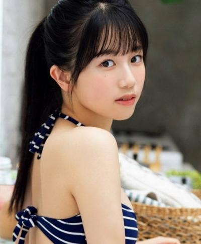 正鋳真優(AKB48)最新グラビア水着画像　18枚