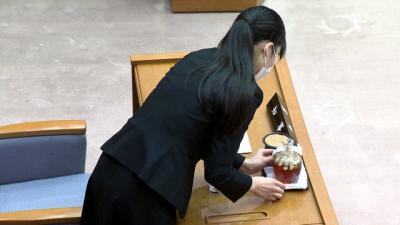 【画像】石川県で働く女の光景がヤバすぎると話題