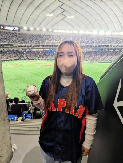 【画像】大谷翔平ファン必見！女子大生の赤津優奈さんがホームランボールを入手ｗｗｗ