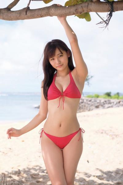 来年からは女優化していく宣言をした浅川梨奈が水着姿満載のトレカを発売する件