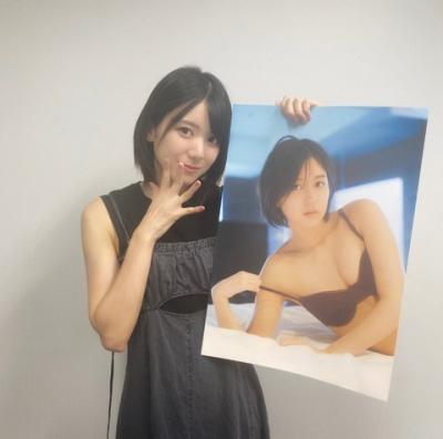 【朗報】AKB48 大西桃香さんの2nd写真集限定ポスターがかなりセクシー！！