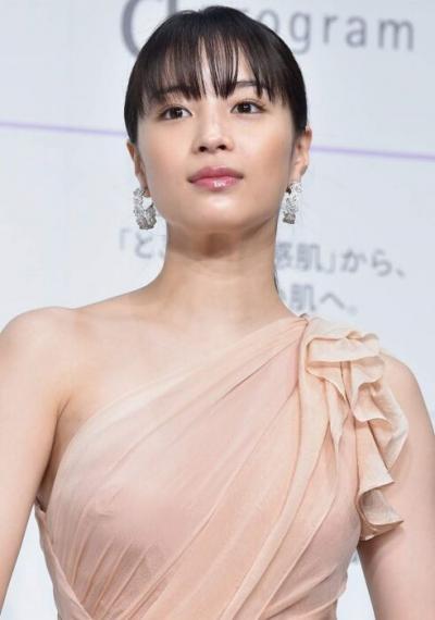 【女優】広瀬すず、ヴィトンのパリコレ最前列で光り輝く.....「国宝指定にしたい！」ファン感動！