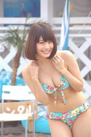 小松美咲の水着姿がエロい画像