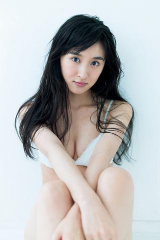 入矢麻衣　純粋そうで可愛い顔しているのに一発ギャグで笑いを取るおっぱい画像